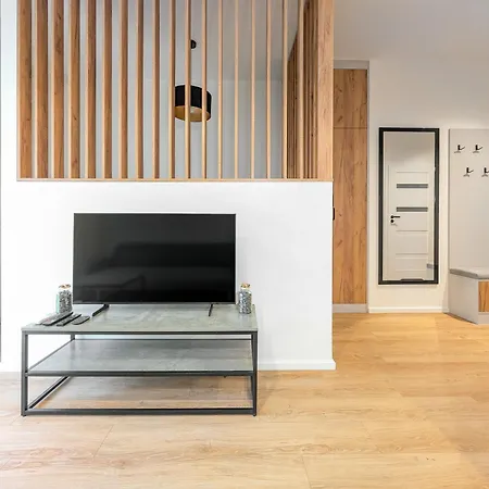 Czysta Urban Living By Bookinghost شقة فروتسواف